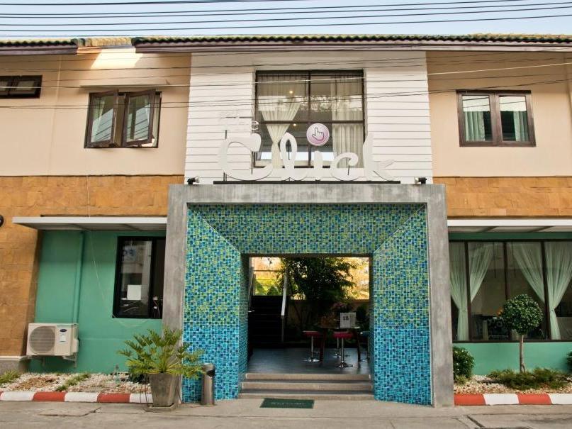Oyo 345 The Click Guesthouse At Chalong Phuket Esterno foto