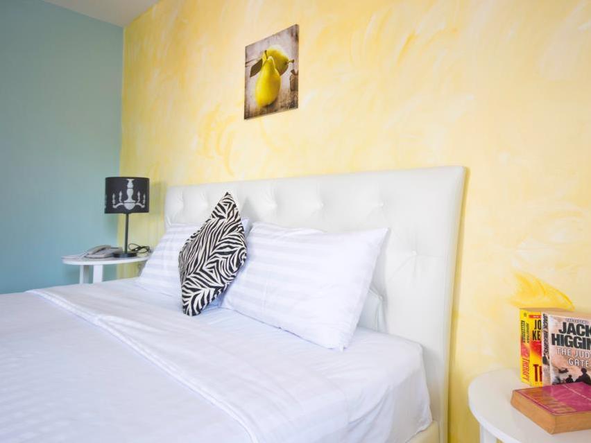 Oyo 345 The Click Guesthouse At Chalong Phuket Esterno foto